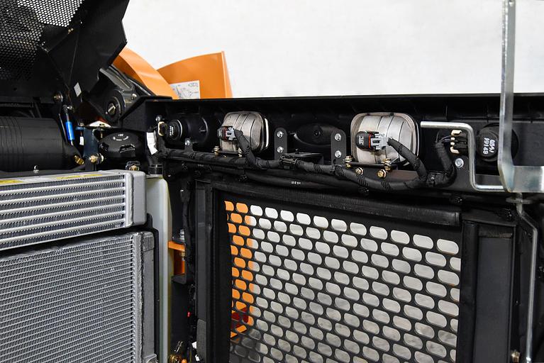 Мини-погрузчик колёсный CASE SV185B фото 2