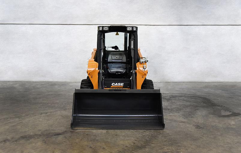 Мини-погрузчик колёсный CASE SV185B фото 7