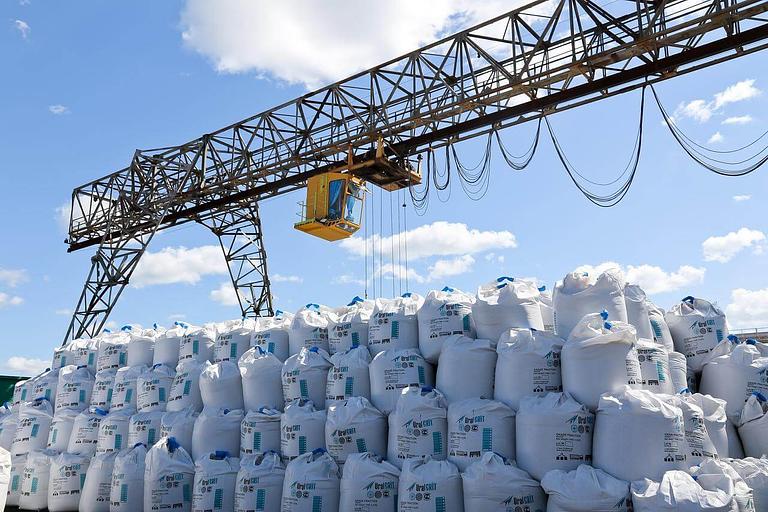 Купершлак 0,2–2,2 «Уралгрит», крупная фракция абразивный порошок фото 1