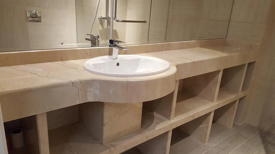 Изготовление барных и ресепшн стоек, столешниц из камня фото 4