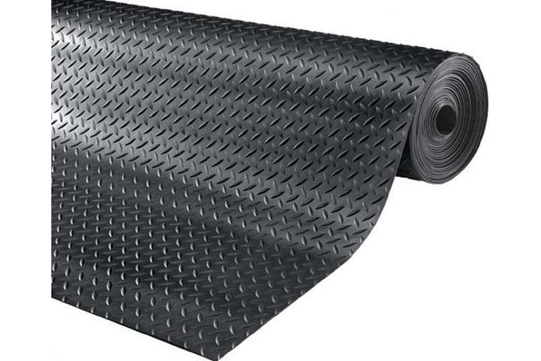 Напольное покрытие Sunstep «Ёлочное» резиновое рифленое черное 1,2 м фото 1