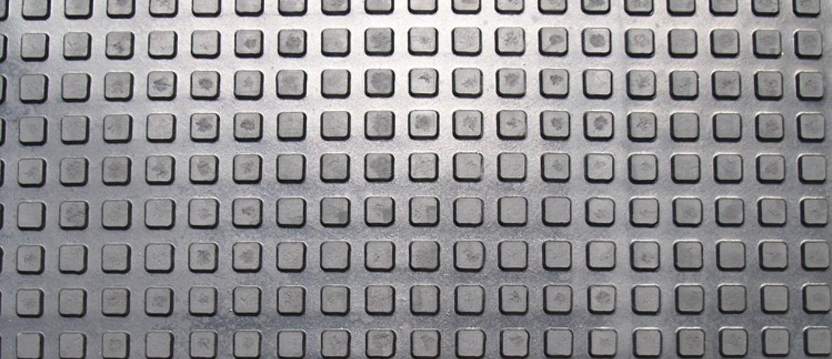 Напольное покрытие Sunstep «Квадратное пятачковое» резиновое рифленое черное 1,5 м фото 3