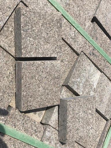 Гранит коричневый «Курты» 300х150х20мм, термообработанный фото 2