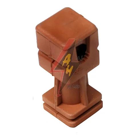 Держатель проволоки фасадный AH Hardt Sp.j. пластиковый 4 см, проволока D 5-8 мм ОПТ фото 1