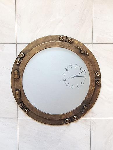Зеркало с часами текстура латунь фото 1