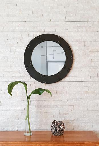 Круглое зеркало в черной раме Бездна фото 1