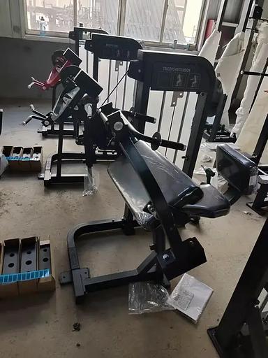 Бицепс-машина Insight Fitness HS09 фото 3