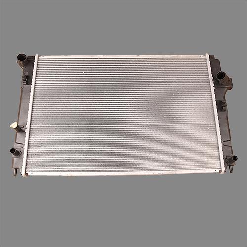 Радиатор охлаждения двигателя SM-16400-21330 16400-21330/21331 1NZFXE NHP13#/NKE165 SUMOMOTO фото 1