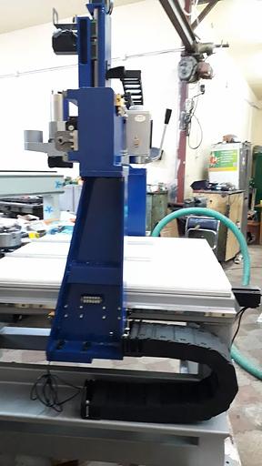 Пятиосевой станок с ЧПУ управлением фото 2