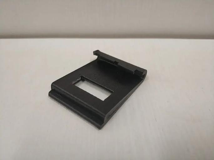 Защелка воздушного фильтра Nissan Qashqai фото 1