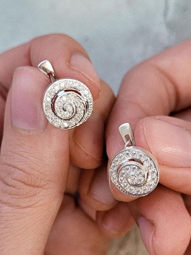 Серебряные серьги спираль из фианитов фото 4