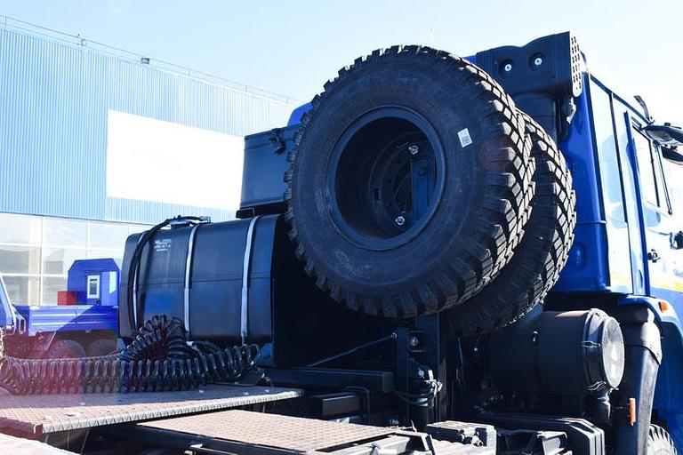 Седельный тягач КАМАЗ 65225-6215-47(RT) (односкат) фото 4