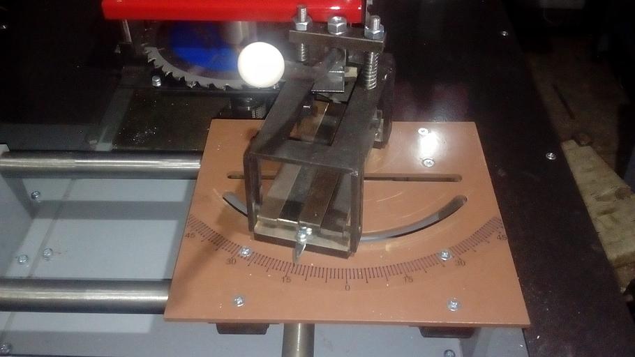 Станок для изготовления модульного подрамника МП-02 с пневмоприжимами 380 В фото 3