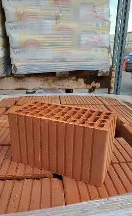 Кирпич строительный полнотелый М200 фото 2