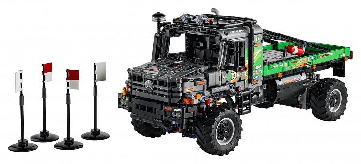 Конструктор LEGO Technic Полноприводный грузовик-внедорожник Mercedes-Benz Zetros 42129 фото 1