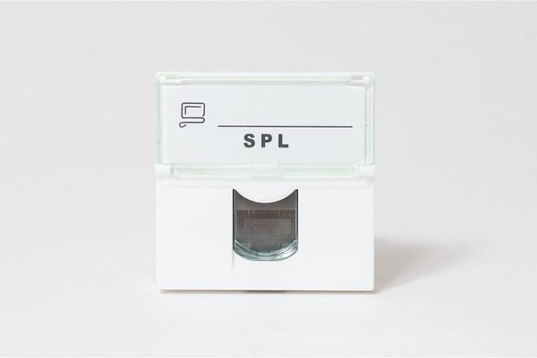 Розетка информационная UTP 1хRJ45 45х45 cat5е 200007 фото 1