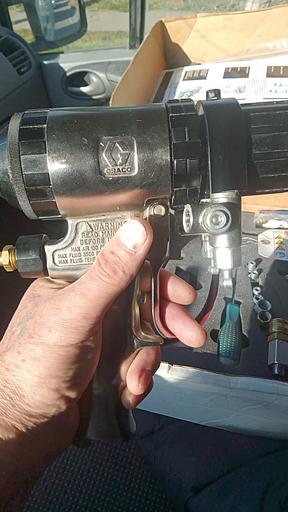 Пистолет для напыления пенополиуретана Fusion AP фото 2