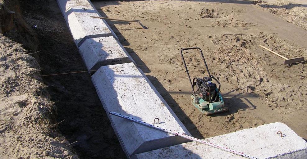 Фундаментные блоки, ленточный фундамент фото 2