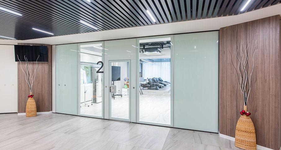 Раздвижные стеклянные перегородки NAYADA SmartWall WG5 под заказ фото 1