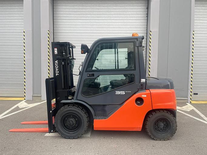 Вилочный автопогрузчик Toyota 8FD35N/8FG35N фото 1