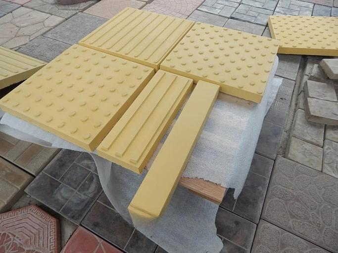 Тактильная плитка бетонная 500х500 поворот ОПТ фото 2