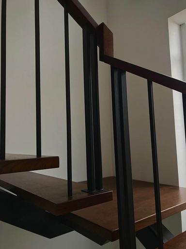 Лестница на монокосоуре Г-образная под заказ фото 7