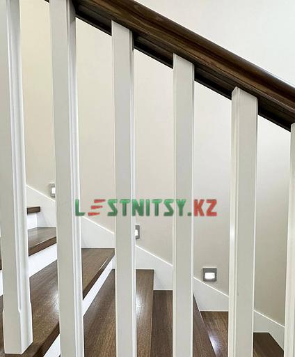 Лестница П-образная на каркасе из монолитного бетона под заказ фото 3