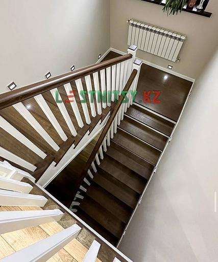 Лестница П-образная на каркасе из монолитного бетона под заказ фото 6