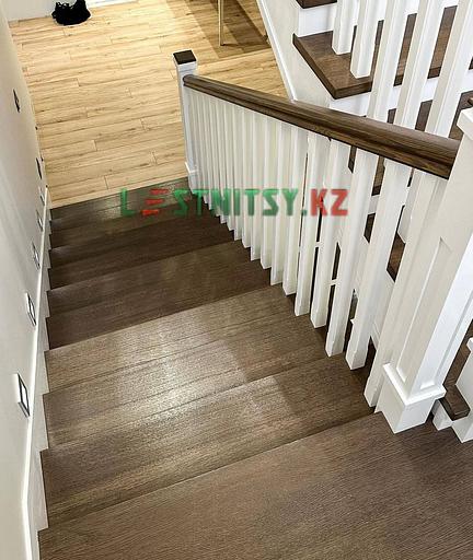 Лестница П-образная на каркасе из монолитного бетона под заказ фото 7