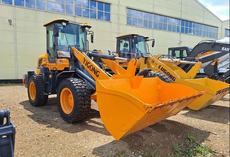 Фронтальный погрузчик YIGONG ZL30 фото 1