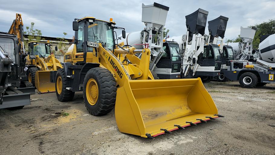 Фронтальный погрузчик LUGONG LG946L фото 1