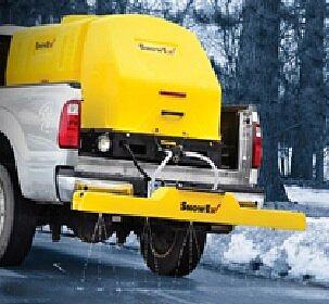 Распределитель жидких реагентов с объемом бака 1150 литров в кузов автомобиля фото 1