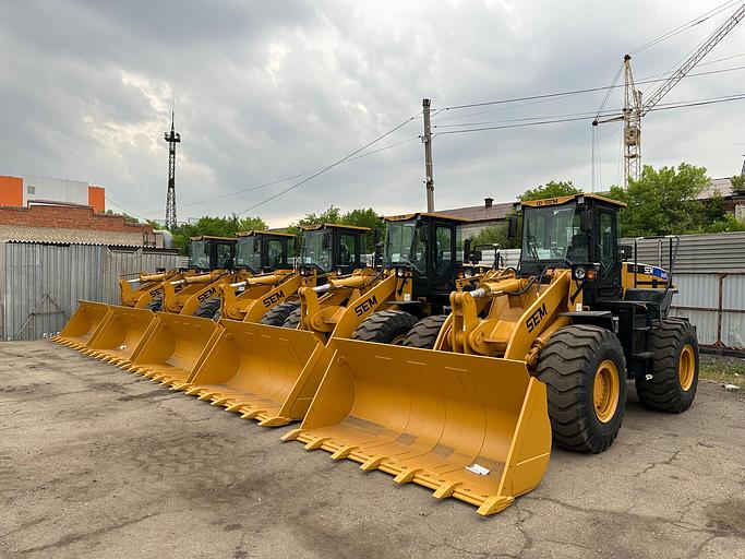 Фронтальный погрузчик SEM 655D фото 1