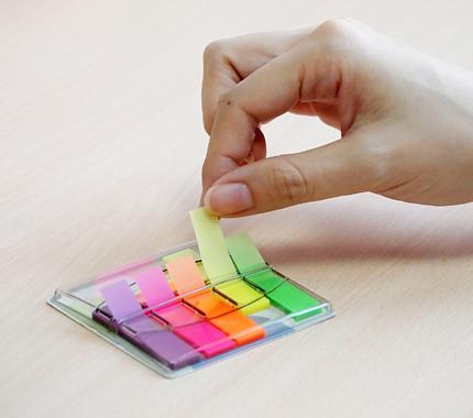 Закладки самокл. индексы пластиковые Stick`n 26020 12x45мм 4цв.в упак. 35лист Z-сложение с цветным краем блистер фото 2