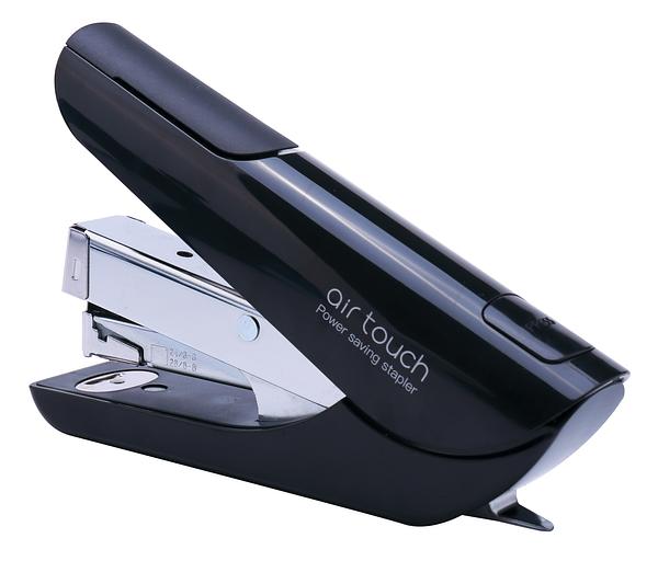 Степлер Kw-Trio 0556A-BLK Half strip Air touch 24/6 24/8 26/6 26/8 (40листов) черный 100скоб пластик коробка фото 1