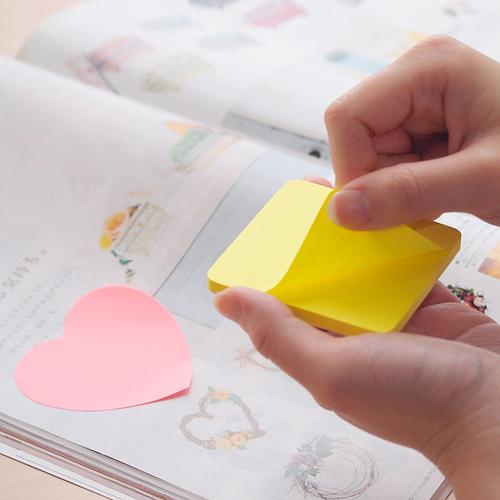 Блок самоклеящийся бумажный Stick`n 21545 70x70мм 50лист. 70г/м2 неон розовый вырубной клей по периметру "сердце" европодвес фото 3