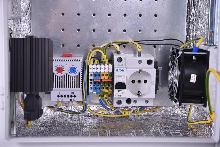 Шкаф серверный ЦМО Эконом (ШТВ-НЭ-6.6.3-3ААА-Т2) настенный 13U 600x300мм пер.дв.стал.лист задн.дв.спл.стал.лист несъемн.бок.пан. серый 270мм 27кг 600мм IP66 уличный всепогодный с нагревателем с силовыми розетками 100Вт фото 6