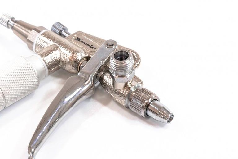 Краскораспылитель Matrix 57318 141л/мин бак:0.1л серебристый/белый фото 5