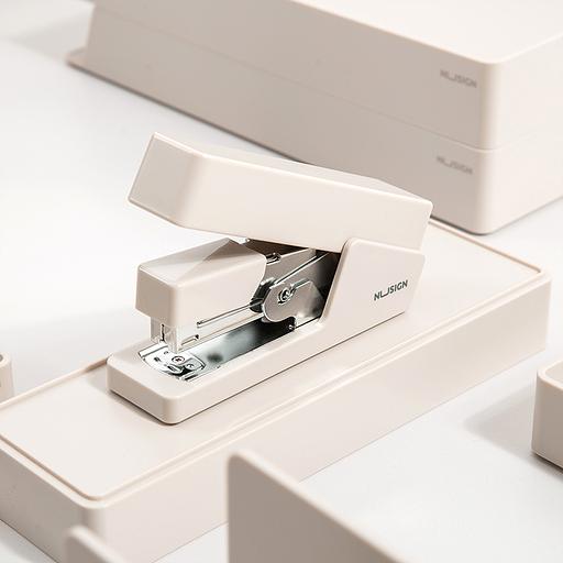 Степлер Deli ENS081GREY Nusign 24/6 26/6 (25листов) серый 100скоб коробка фото 4