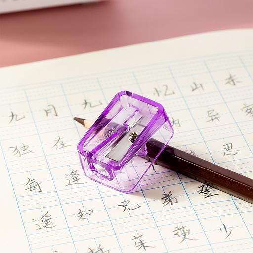 Точилка для карандашей ручная Deli EH552 Little Singer 1 отверстие пластик ассорти коробка фото 10