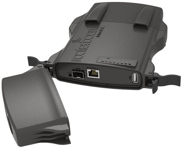 Точка доступа MikroTik RouterBOARD 922UAGS with 720MHz Atheros CPU, 128MB RAM, 1xGigabit LAN, USB, 1xSFP, miniPCIe, SIM slot, built-in 5Ghz 802.11a/c 2x2 two chain wireless, 2xMMCX connectors, RouterOS L4 (RB922UAGS-5HPacD) фото 3