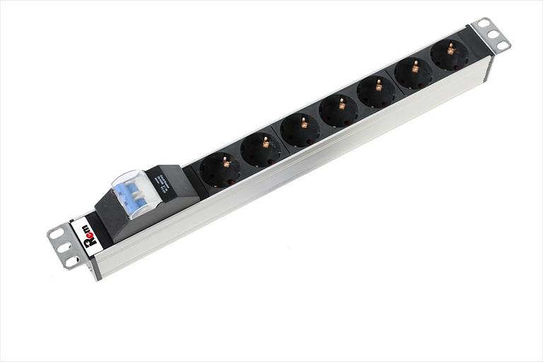 Блок розеток Rem-16 с авт. 16 А, 7 Schuko, алюм., 19", колодка (R-16-7S-A-440-K) фото 1