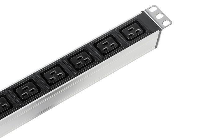 Блок розеток Rem-16 с авт. 16А, 6 IEC 60320 C19, 16A, алюм., 19", колодка (R-16-6C19-A-440-K) фото 1