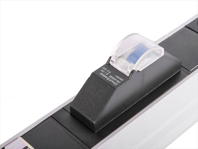 Блок розеток Rem-16 с авт. 16А, 6 IEC 60320 C19, 16A, алюм., 19", колодка (R-16-6C19-A-440-K) фото 2