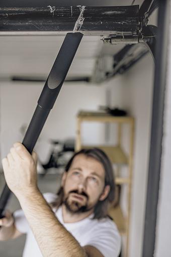 Строительный пылесос Karcher WD 2 Plus S V-15/4/18 1000Вт (уборка: сухая/сбор воды) желтый фото 10