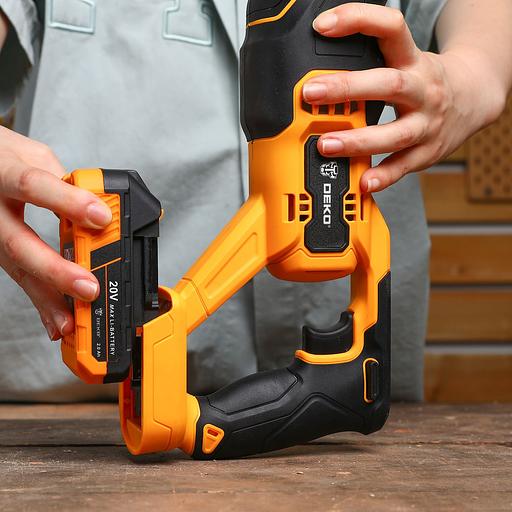 Сабельная пила Deko DKRS20 2*2.0Ah аккум. 2800ход/мин фото 6