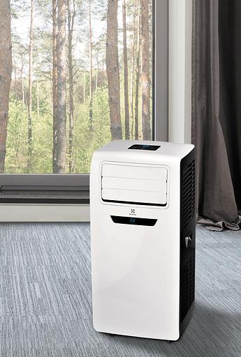 Кондиционер мобильный Electrolux Manhattan EACM-12 FM/N3 белый/черный фото 2