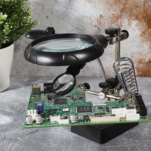 REXANT (12-0250) Держатель "третья рука" с лупой х2.5, подставка под паяльник, LED подсветка фото 5