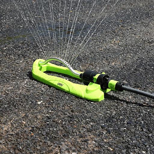 Дождеватель-разбрызгиватель осциллирующий веерный Deli DL581303 17 латунных сопел, площадь орошения до 350кв.м, плавная регулировка расстояния распыления, диаметр шланга 3/4", корпус из ударопрочного пластика фото 2