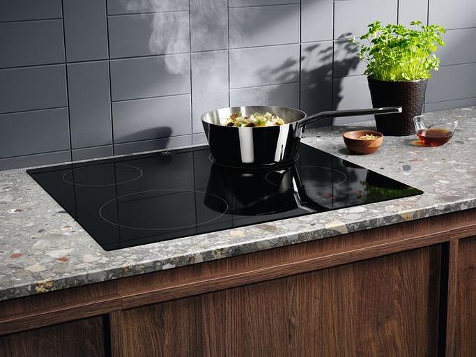 Варочная поверхность Electrolux EIB60420CK черный фото 8